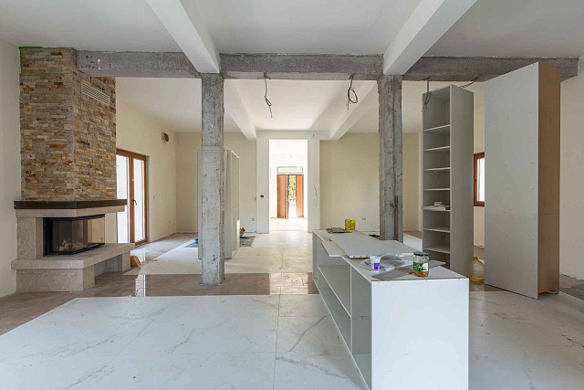 A luxurious three-story villa on the first sea line in  Kotor — photo 36